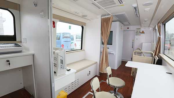 10.7米体检车