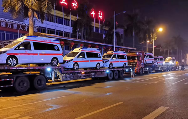 救护车-奔驰威霆